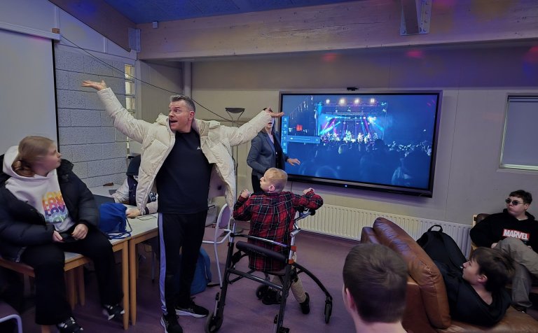 Að vanda var Páll Óskar hress og skemmtilegur í heimsókn sinni í VMA í dag.