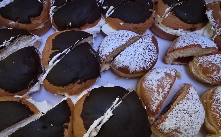 Gleðilegan bollu-, sprengi- og öskudag!