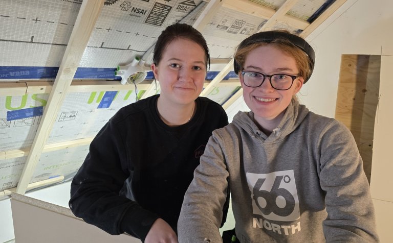 Lilja Lind Gunnlaugardóttir (t.v.) og Emilía Björt Hörpudóttir.