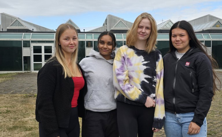 Þær stofnuðu fyrirtækið Revival. Frá vinstri: Ester María Andreasdóttir Nyman, Karen Irani Þorgeirsd…