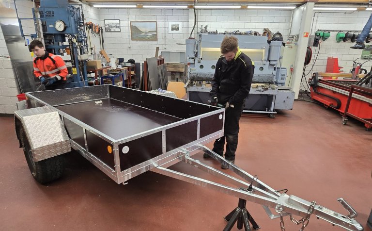 Kerrurnar eru 3ja metra langar og hálfur annar metri á breidd.