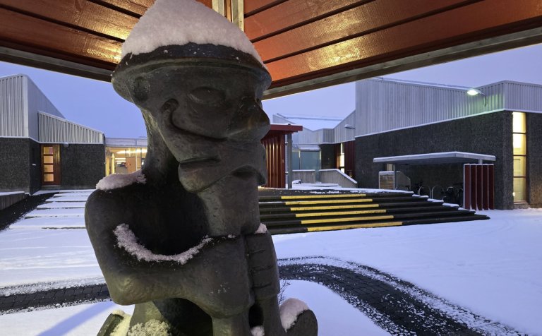 Kennsla hefst í dag