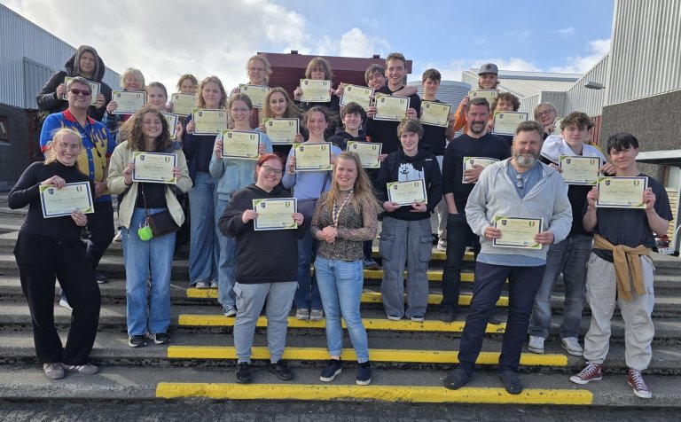 Hópurinn frá Waterford og nokkrir starfsmenn VMA við lok skólaheimsóknar okkar góðu gesta frá Írland&hellip;