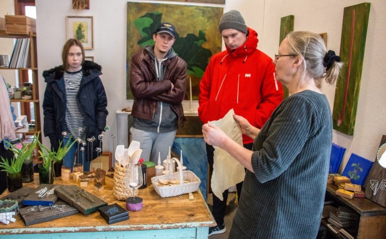 Nemendur í frumkvöðlafræði í heimsókn hjá Höddu.