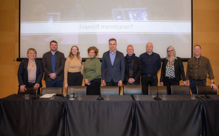 Frummælendur og þátttakendur í pallborði.