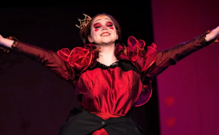 Síðustu sýningar á Lísu verða um helgina.