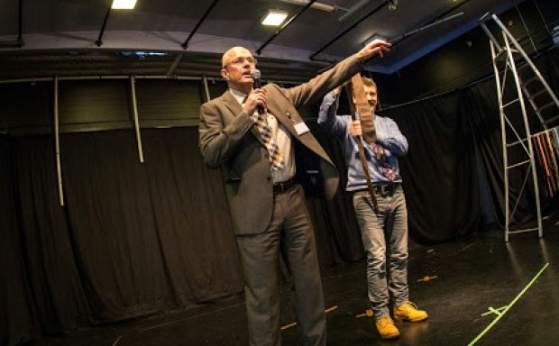 Hjalti Jón og Skúli Gautason á bindauppboðinu.