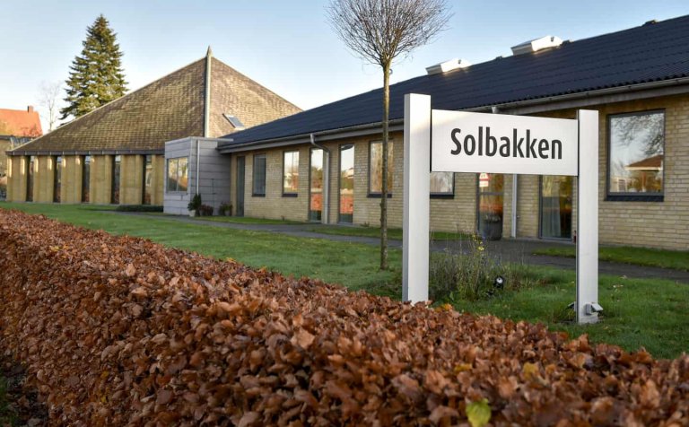 Alexandra Líf starfar á Plejecentret Solbakken.