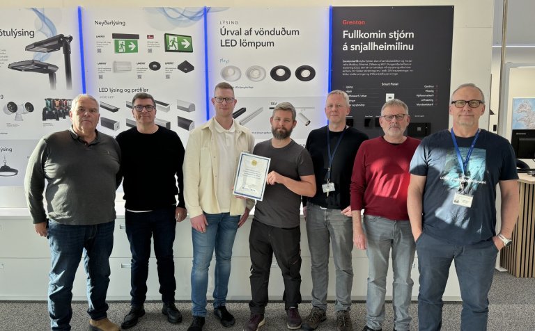 Reykjafellsmenn og kennarar við rafiðndeild VMA.