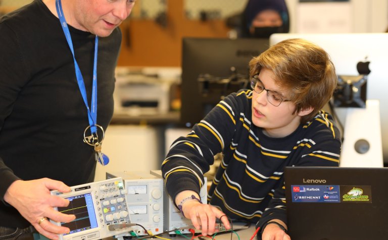 Kennsla hefst 11. janúar