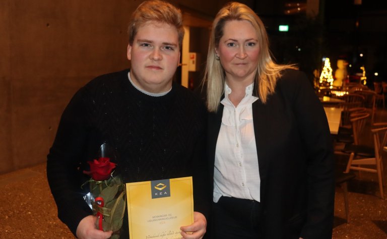 Anton og móðir hans Anna Dögg Sigurjónsdóttir.