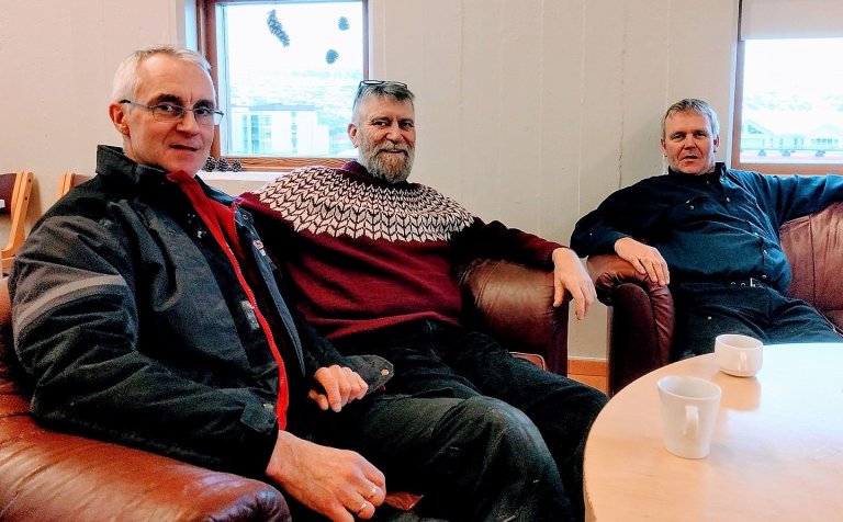 Bræður í kaffistofunni. F.v. Elías, Adam og Hörður