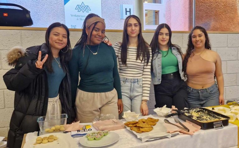 Í Gryfjunni í gær - Andressa, Celimar, Feiruz, Haysmar og Fiora.