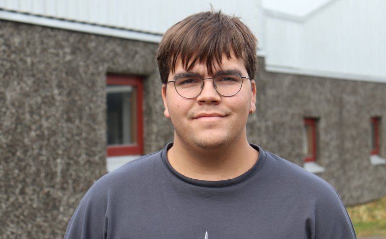 Esra Antille, skiptinemi frá Freiburg í Sviss.