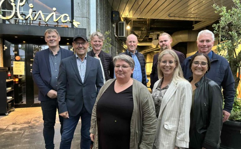 Í Stavanger í síðustu viku, fulltrúar í FING frá Færeyjum, Íslandi og Noregi. Fulltrúar frá Grænland…