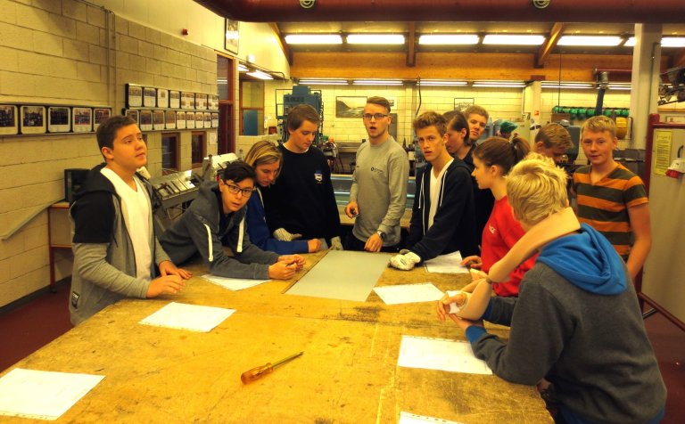 Fullbókað er í grunndeild málm- og véltæknigreina.