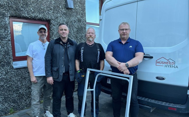 Kennarar í rafiðndeild VMA og fulltrúar Húsheildar/Hyrnu: Frá vinstri: Magni Magnússon, kennari í ra…