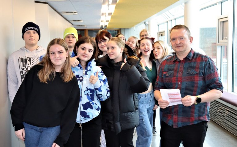 Nemendur úr Borgarhólsskóla á Húsavík í VMA í gær.