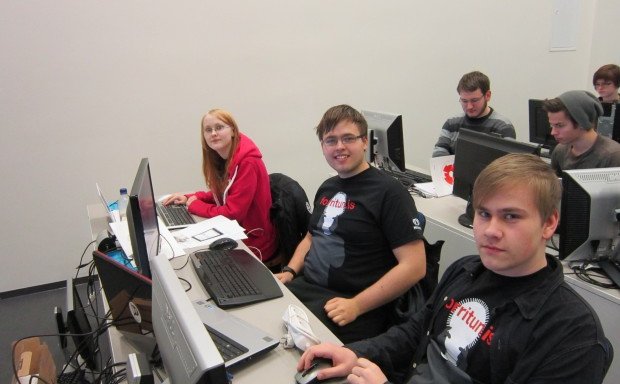 VMA-krakkar í forritunarkeppninni í HR.