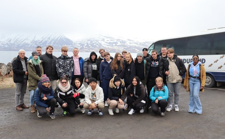 Nemendur og kennarar á Litla-Árskógssandi.