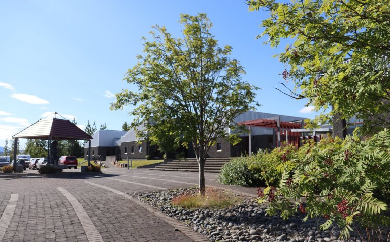 Kennsla hefst í dag, 18. ágúst, samkv, stundaskrá.