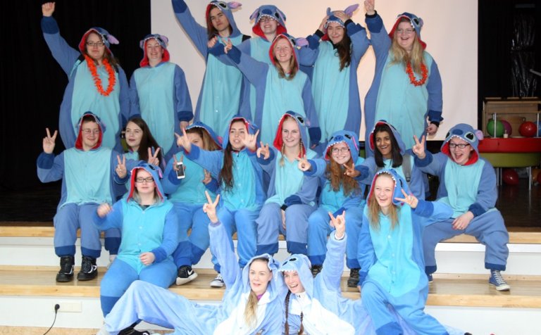 Glaðir útskriftarnemar á dimmision