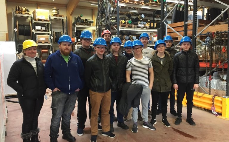 Hrafnhildur með nemendum sínum í Norðurorku.