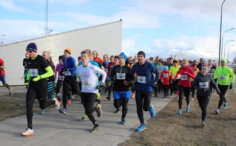 Á annað hundrað manns hlupu í Vorhlaupi VMA.