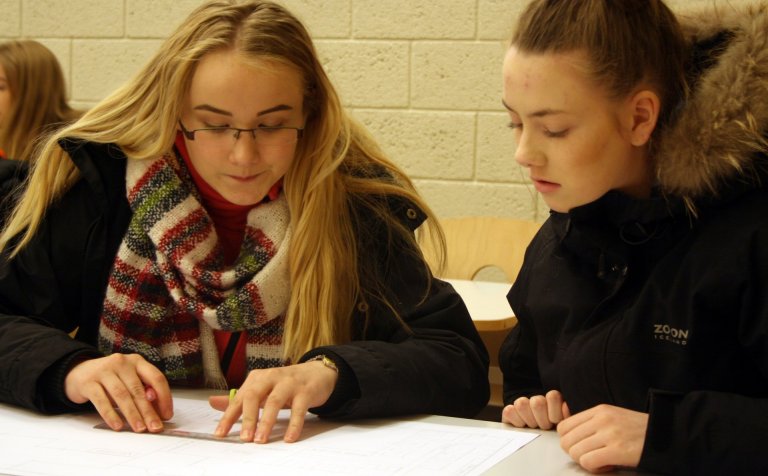 Lokahönd lögð á skipulag af ímynduðu hverfi.