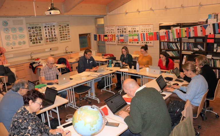 Unnið af kappi á lokadegi vinnustofunnar í VMA.