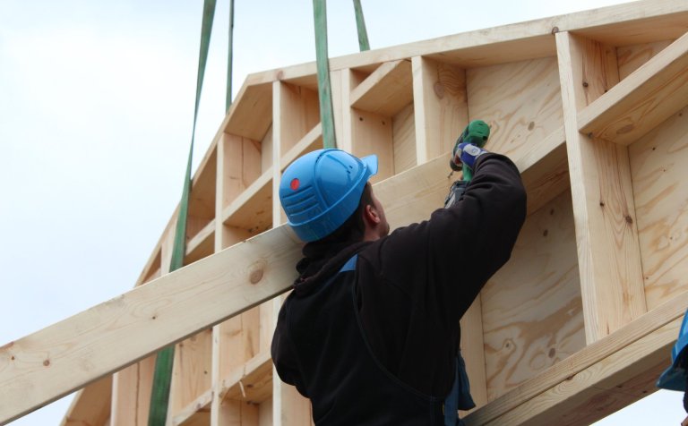 Í október var sumarbústaðurinn reistur.