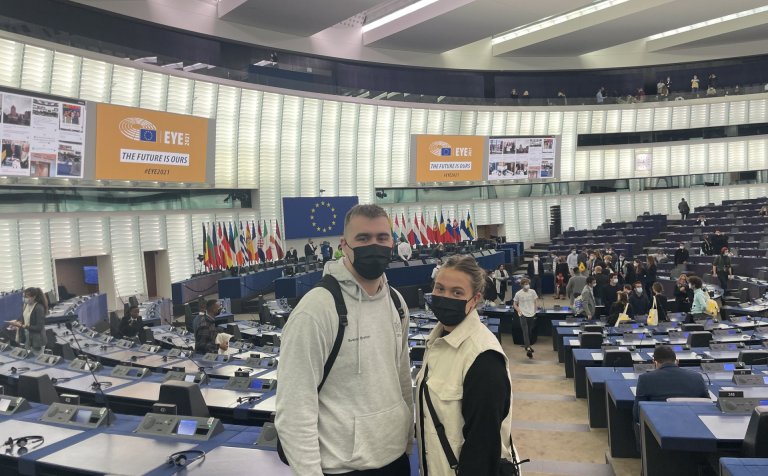 Sveinn Brimar og Hildur Helga í sal Evrópuþingsins