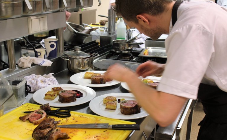 Atgangur í eldhúsinu í verklega prófinu.