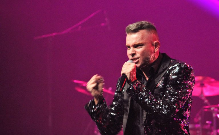 Páll Óskar á sviðinu í Hofi í gærkvöld.