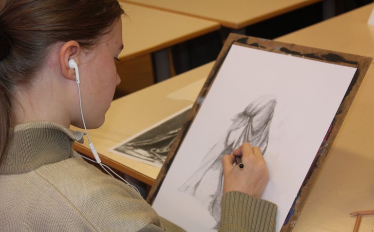 Mikilvægt er að þjálfa vel grunnatriði teikningar.