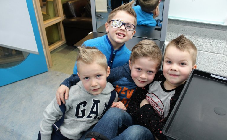 Hressir Lundarselsstrákar á hársnyrtibraut VMA.