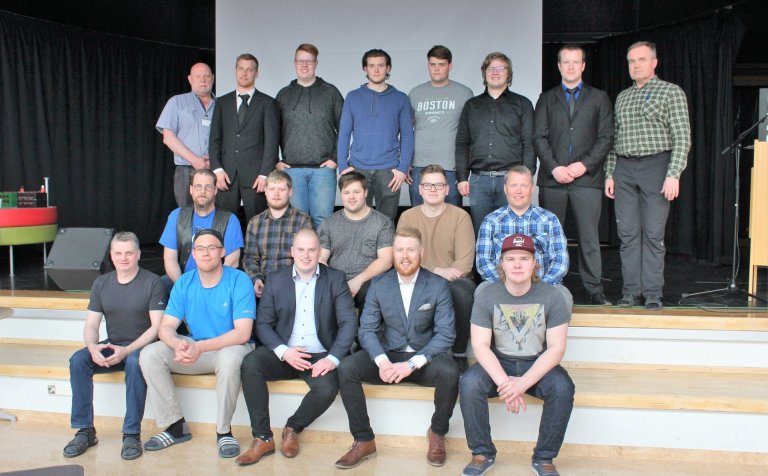 Vélstjórnarnemarnir með kennurum sínum.