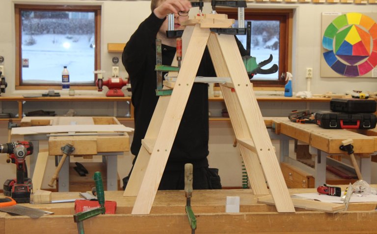 Vinnutrappa í smíðum í sveinsprófinu.