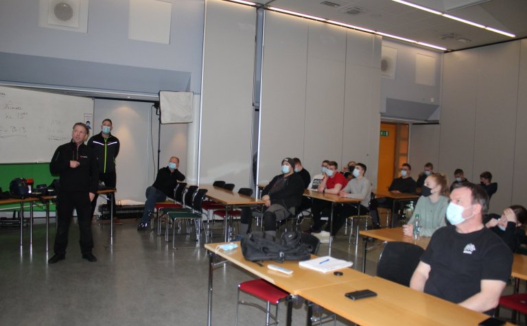 Byggingadeild efndi til málstofu um öndunargrímur.