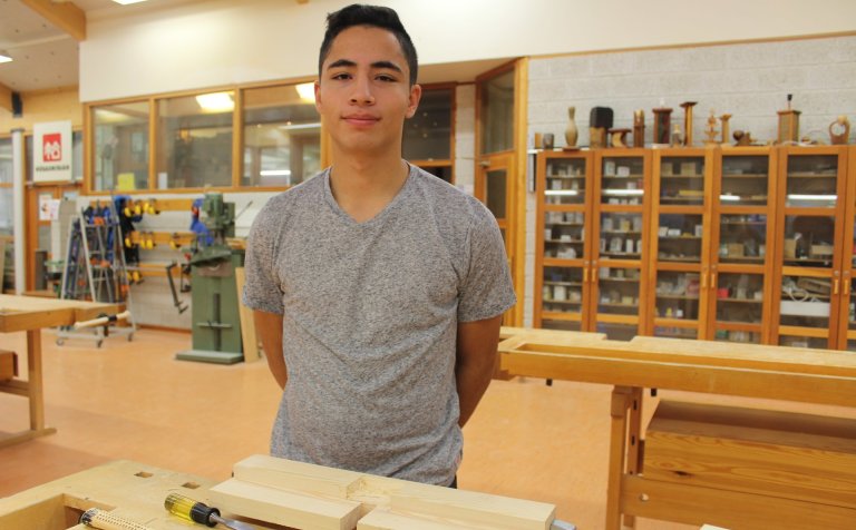 Otto Fernando Tulinus við hefilbekkinn.