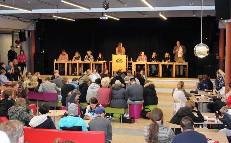 Frá framboðsfundinum í Gryfjunni í gær.