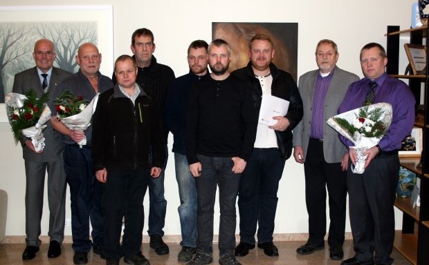 Útskriftarhópurinn með kennurum og skólameistara.