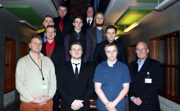 Nemendur ásamt skólameistara og brautarstjóra.