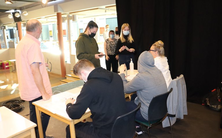 Á kjörstað í Gryfjunni