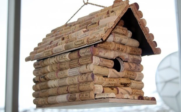 Fuglahús úr vínflöskukorktöppum.