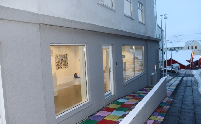 Sýningin er í Mjólkurbúðinni í Listagilinu.