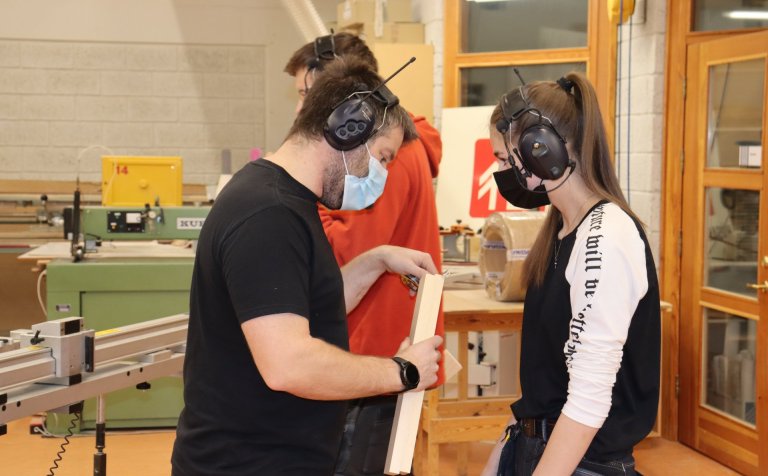 Þessar nýju heyrnarhlífar auðvelda mjög samskipti.