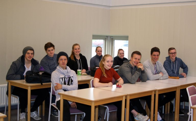 Nemendur á íþrótta- og lýðheilsubraut í tíma.