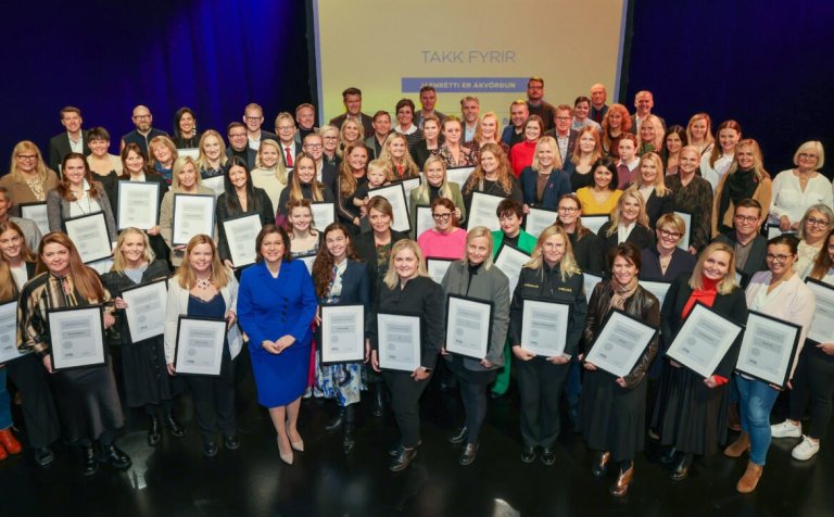Handhafar Jafnvægisvogarinnar 2023. Með þeim á myndinni er Eliza Reid sem afhentit viðurkenningarnar…