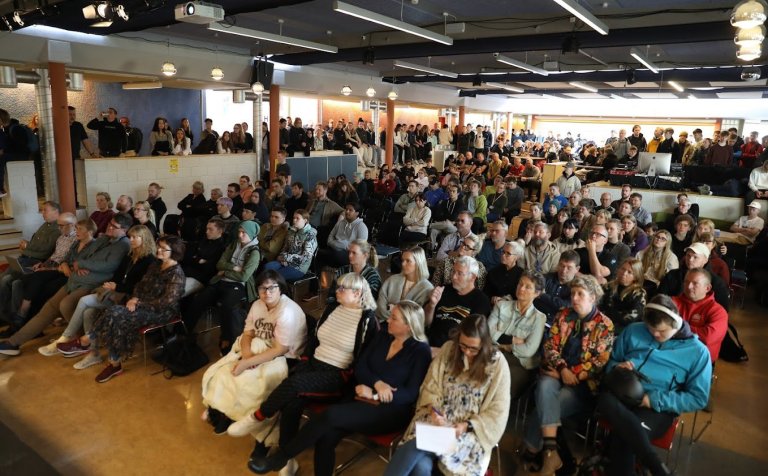 Gryfjan var þéttsetin á skólafundinum í dag. Myndir: Hilmar Friðjónsson.